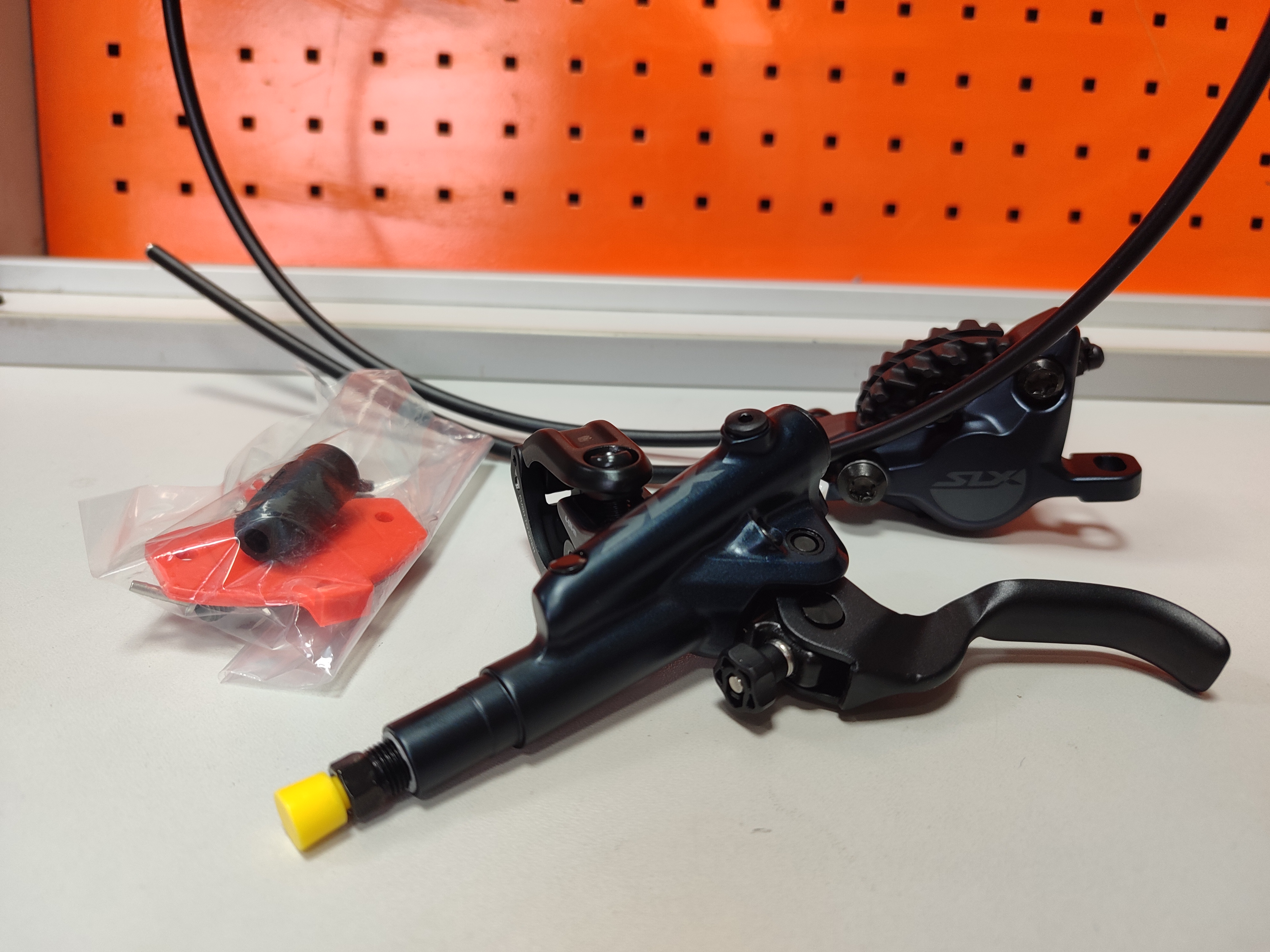 Kočnica shimano SLX BL-M7100 PREDNJA