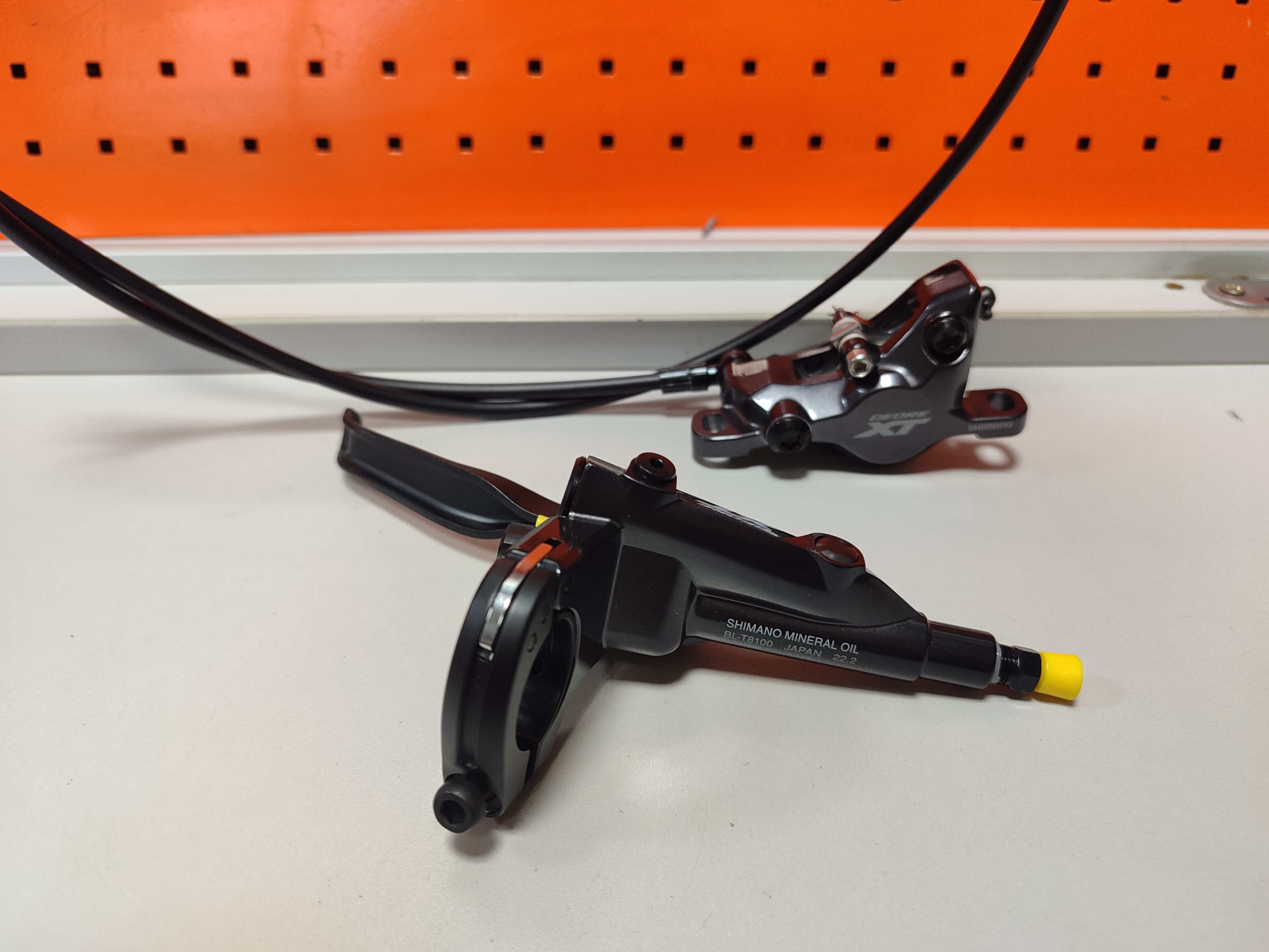 Kočnica shimano Deore XT BL-M8100 PREDNJA